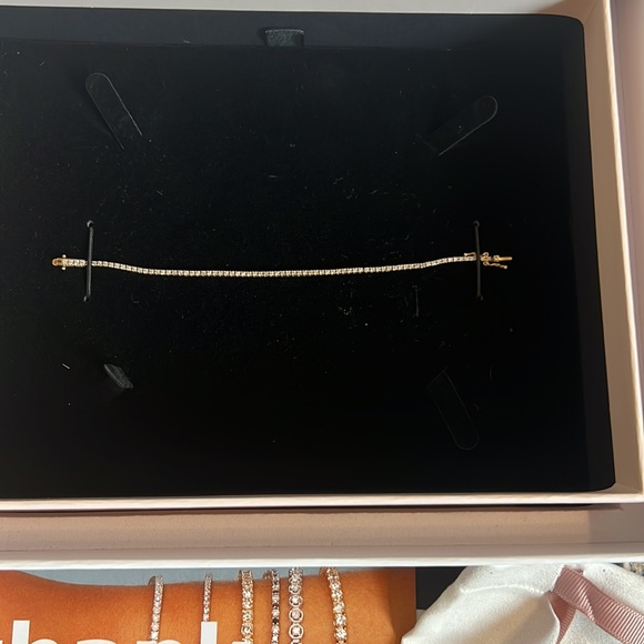 1.00 ctw Diamond tennis bracelet 5.5 length - Picture 3 of 5